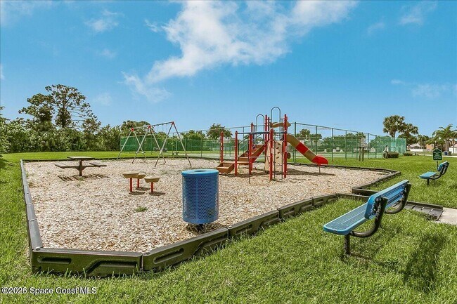 Building Photo - 3865 La Flor Dr