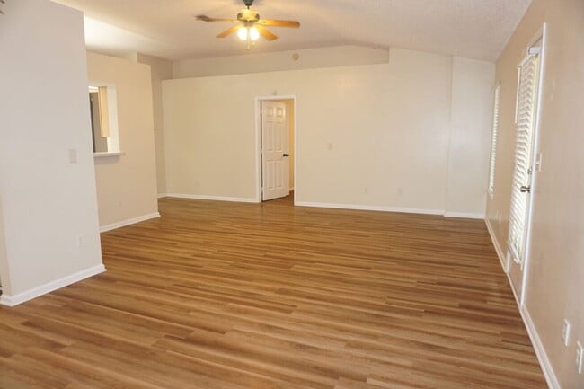 Building Photo - 5050 Acre Estates Dr