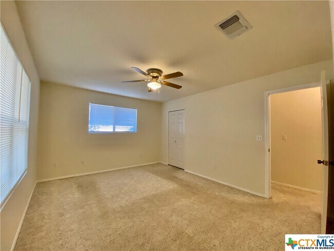 Building Photo - 1593 Amanda