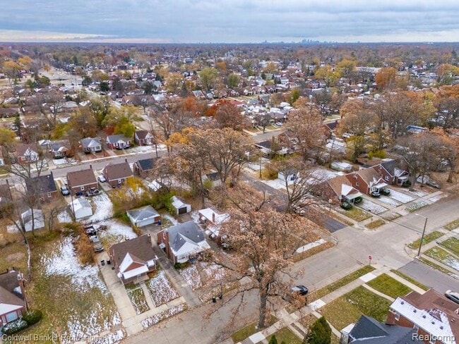 Building Photo - 19412 Sussex St
