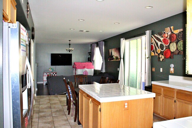 Building Photo - 6349 Catania Ct