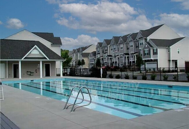Building Photo - 711 Keystone Park Dr