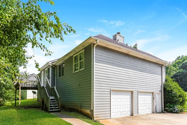 Building Photo - 524 Legacy Park Dr