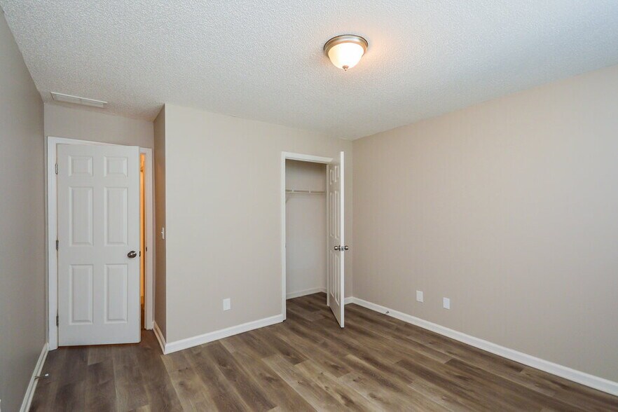 Building Photo - 35 Fieldview Ln