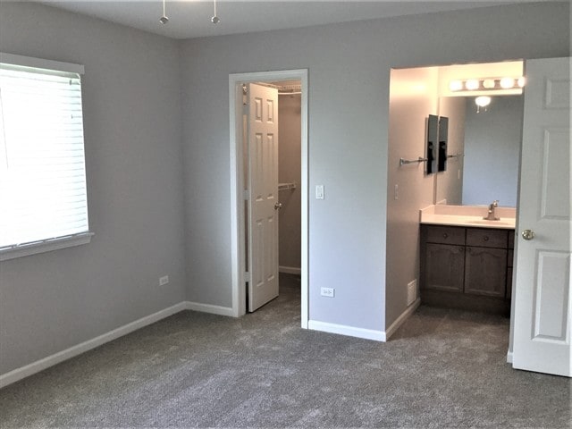 Building Photo - 2631 Fairfax Ln