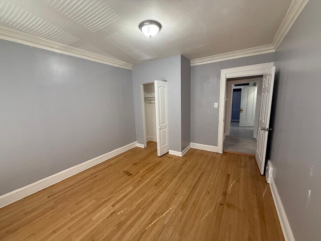 Building Photo - 650 N Lamon Ave