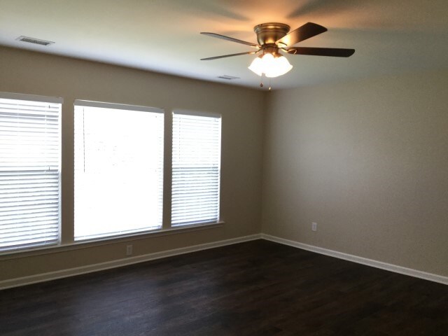 Building Photo - 2016 Arbor Vista Dr