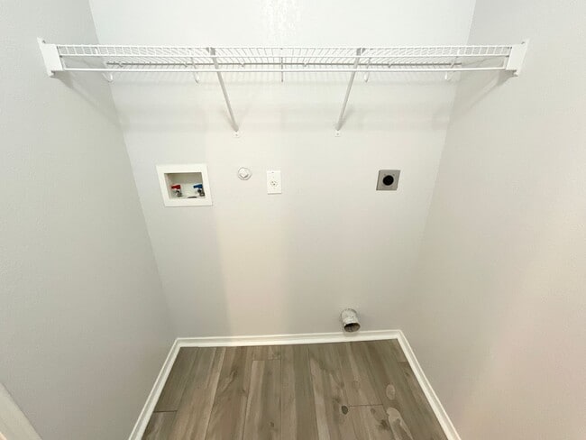 Building Photo - Outstanding 3 bedroom/2.5 bath home in established neighborhood just minutes from Lackland AFB an...