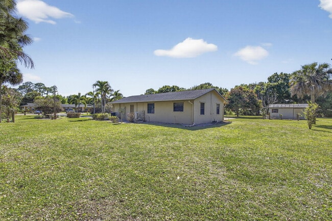 Building Photo - 7107 181st Ct N