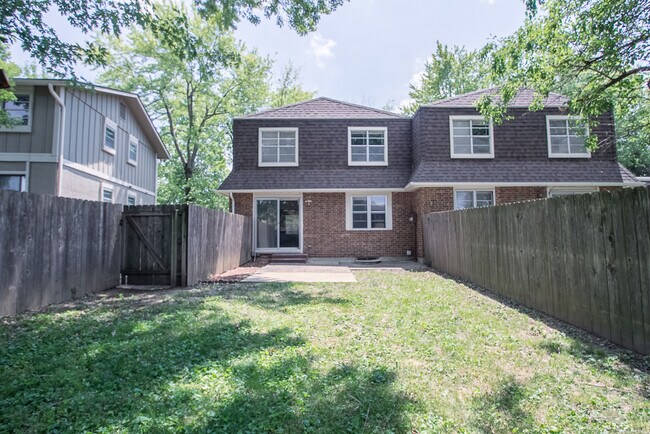 Building Photo - 10724 W 88th Terrace