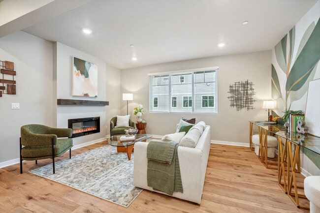 Building Photo - 3 Bed | 3.5 Bathroom | 1626 Sq Ft | $3,450