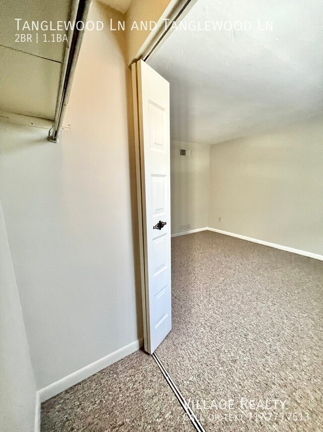 Building Photo - 442 Tanglewood Ln