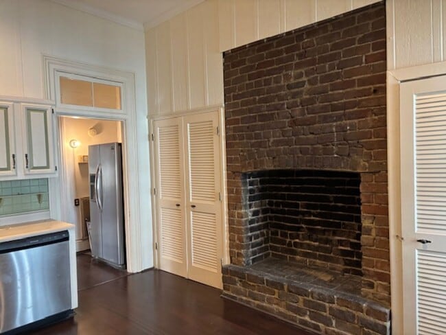 Building Photo - 226 E Gwinnett St