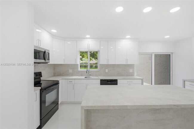 Building Photo - 22384 Thousand Pines Ln