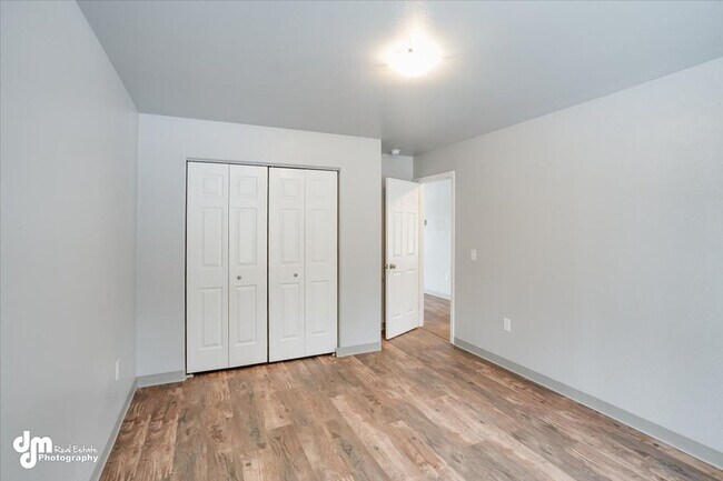Building Photo - 3851 E Brenda Ave