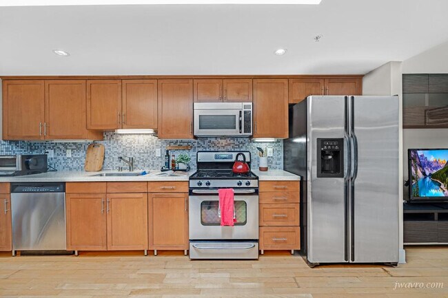 Building Photo - 68 Harriet St