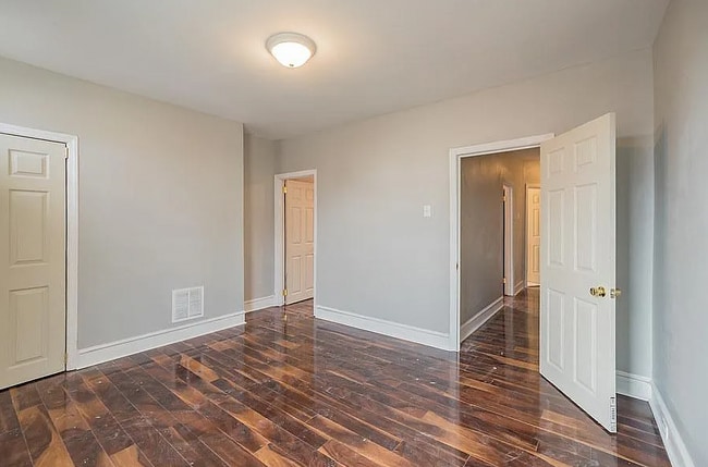 Building Photo - 6424 Carlton St