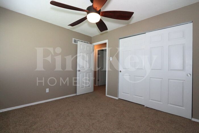 Building Photo - 2335 Bramble Ln