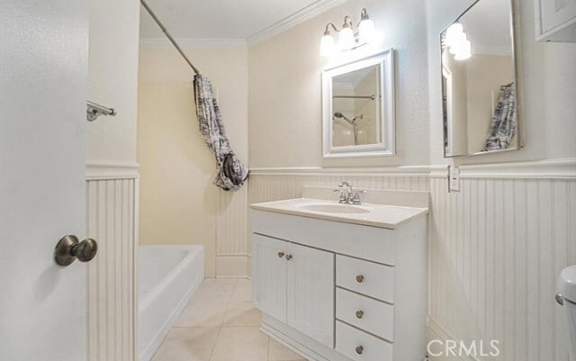 Building Photo - 6011 E Queens Dr