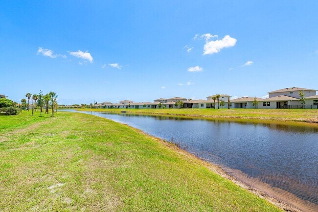 Building Photo - 5850 Sugar Palm Ct
