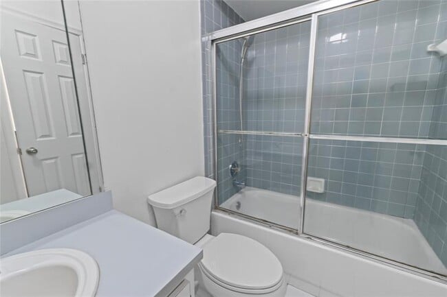 Building Photo - 6131 SW 42nd Ct