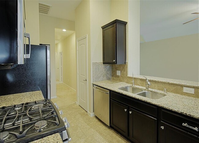 Building Photo - 21506 Cotton Valley Ln