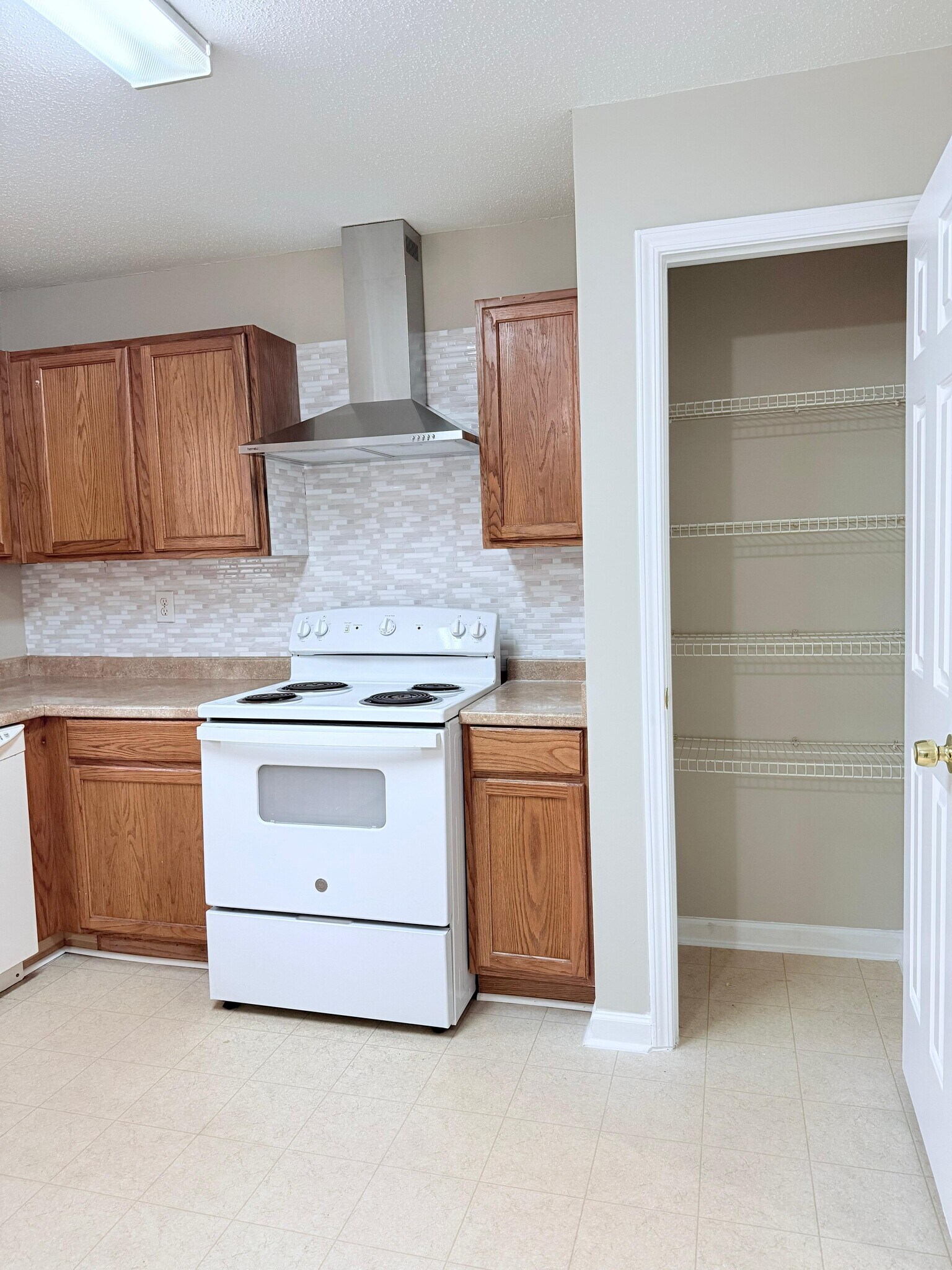 Building Photo - 7265 Crestside Dr