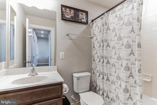Building Photo - 5325 Manor Park Dr