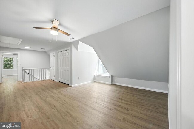 Building Photo - 439 S 8th Ave
