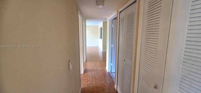 Building Photo - 9300 Fontainebleau Blvd