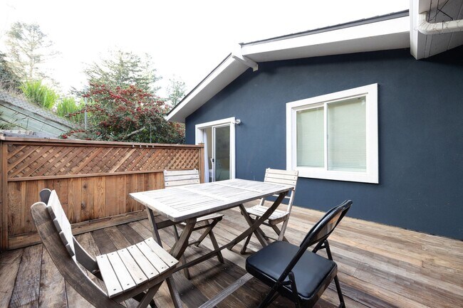 Building Photo - Lewis Triplex
