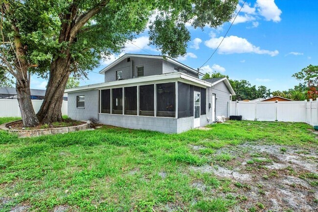 Building Photo - 6504 Lenore Dr