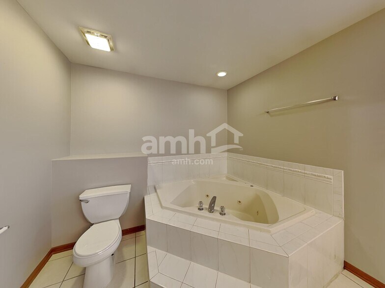 Building Photo - 25773 S Hoover Ct