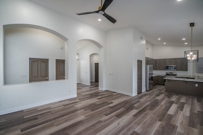Building Photo - Gorgeous Home in Tatum Vista!