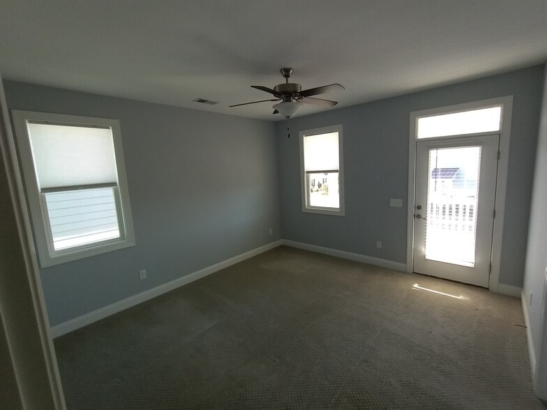 Building Photo - 319 Great Egret Way
