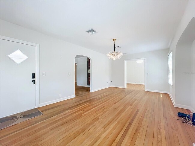 Building Photo - 1607 Delaney Ave