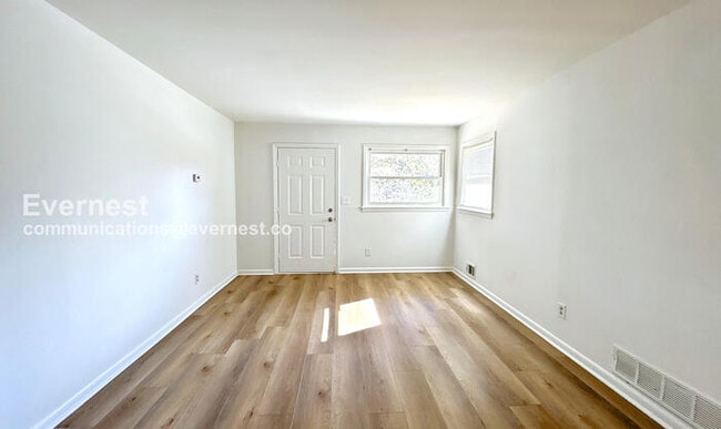 Building Photo - 2033 Nettie Ct