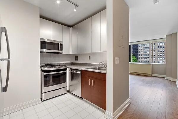 Building Photo - 10 E 29th St
