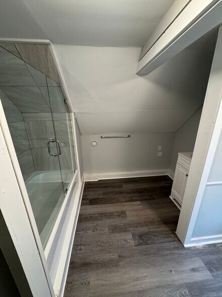 Building Photo - 177 Saint John St