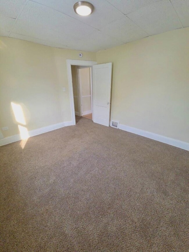 Building Photo - 4014 Cypress Ave