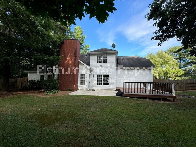 Building Photo - 1702 Stonegate Way SW