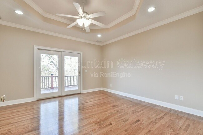 Building Photo - 894 Oak Pointe Dr