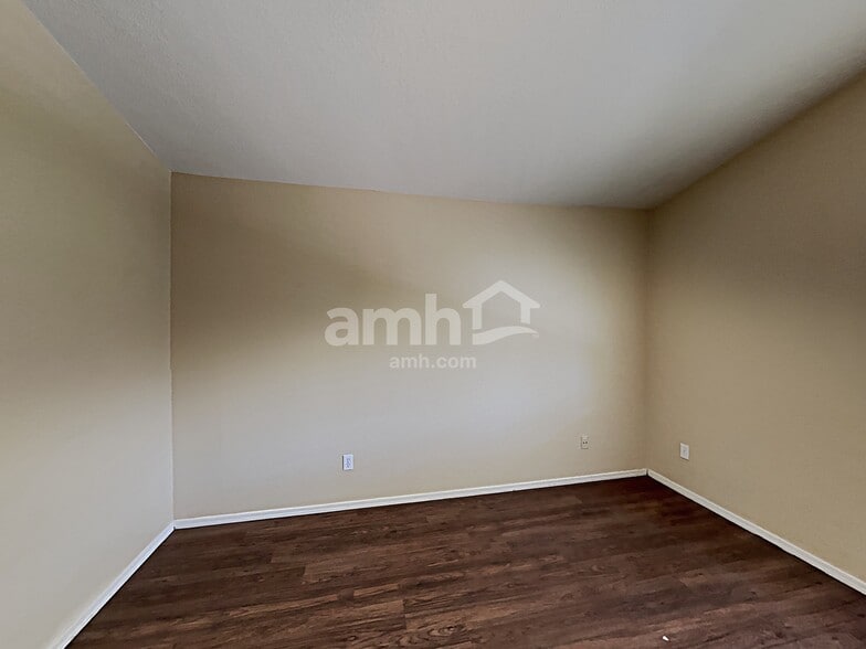 Building Photo - 6426 E Mary Dr