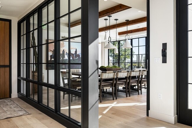 Building Photo - 4849 N Camelback Rdg Dr