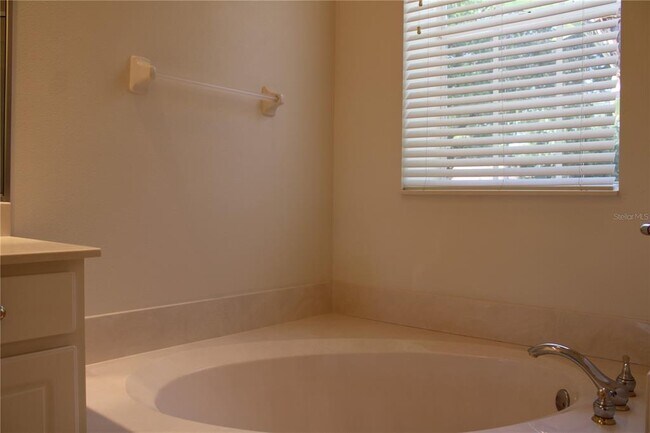 Building Photo - 11257 28th St Cir E