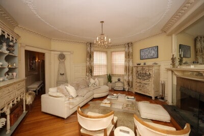 Primary Photo - 306 Commonwealth Ave
