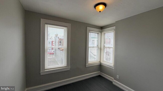 Building Photo - 2554 N Bouvier St