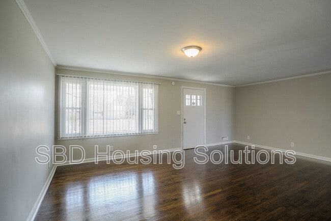 Building Photo - 8008 E 99 Terrace