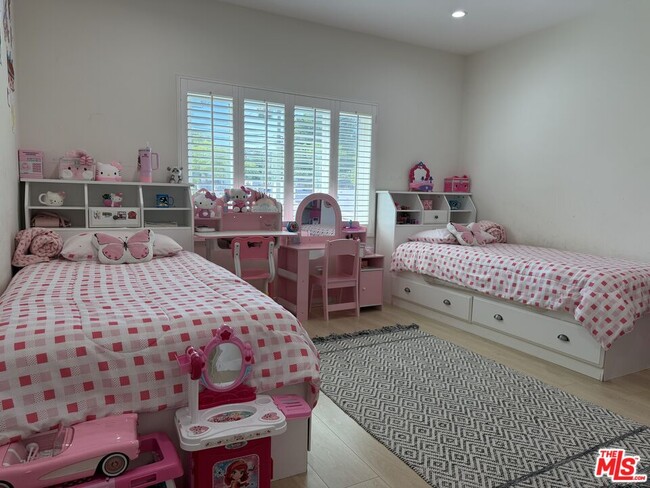 Building Photo - 8561 Kyle St