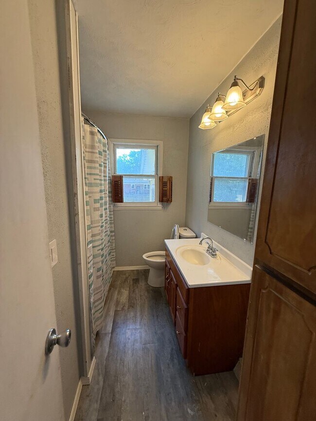 Building Photo - Charming Updated Home with Modern Kitchen ...